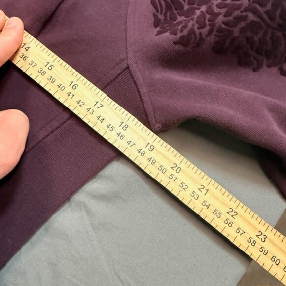 Lululemon Floral Flock Pullover Size 8 Black Cherry Purple Felt Flower Pouch - Picture 8 of 9